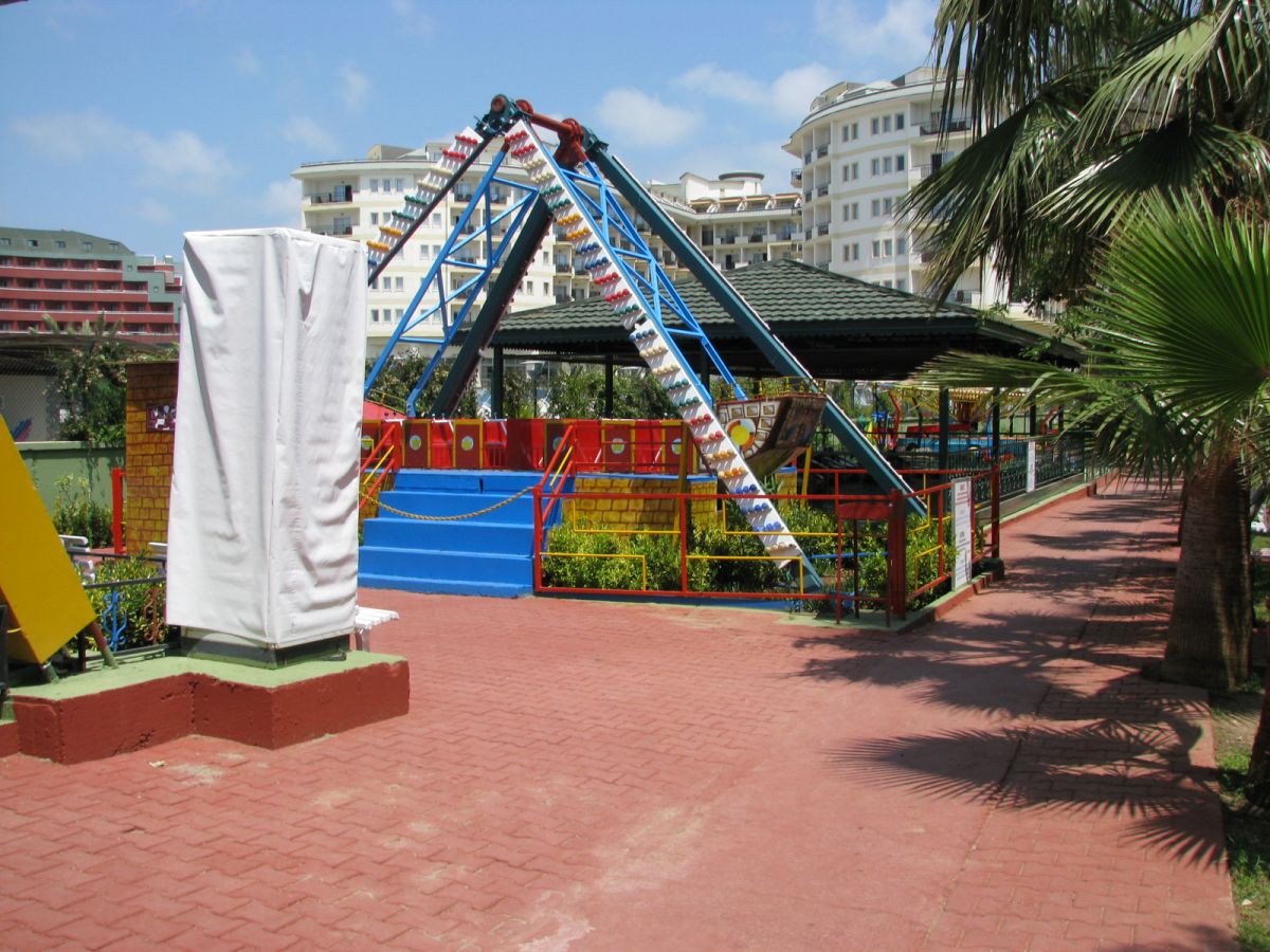 imagini hotel DELPHIN BOTANIK